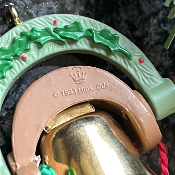 Hallmark 1993 Vintage Ornament Curly n Kingly  Lion & Lamb - Picture 6 of 10